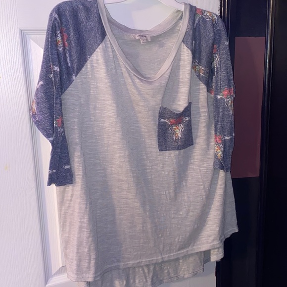 Tee - Picture 1 of 1